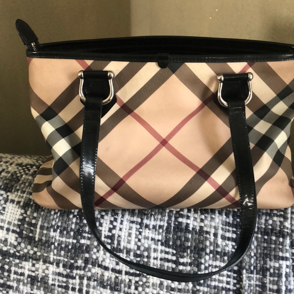 Burberry purse